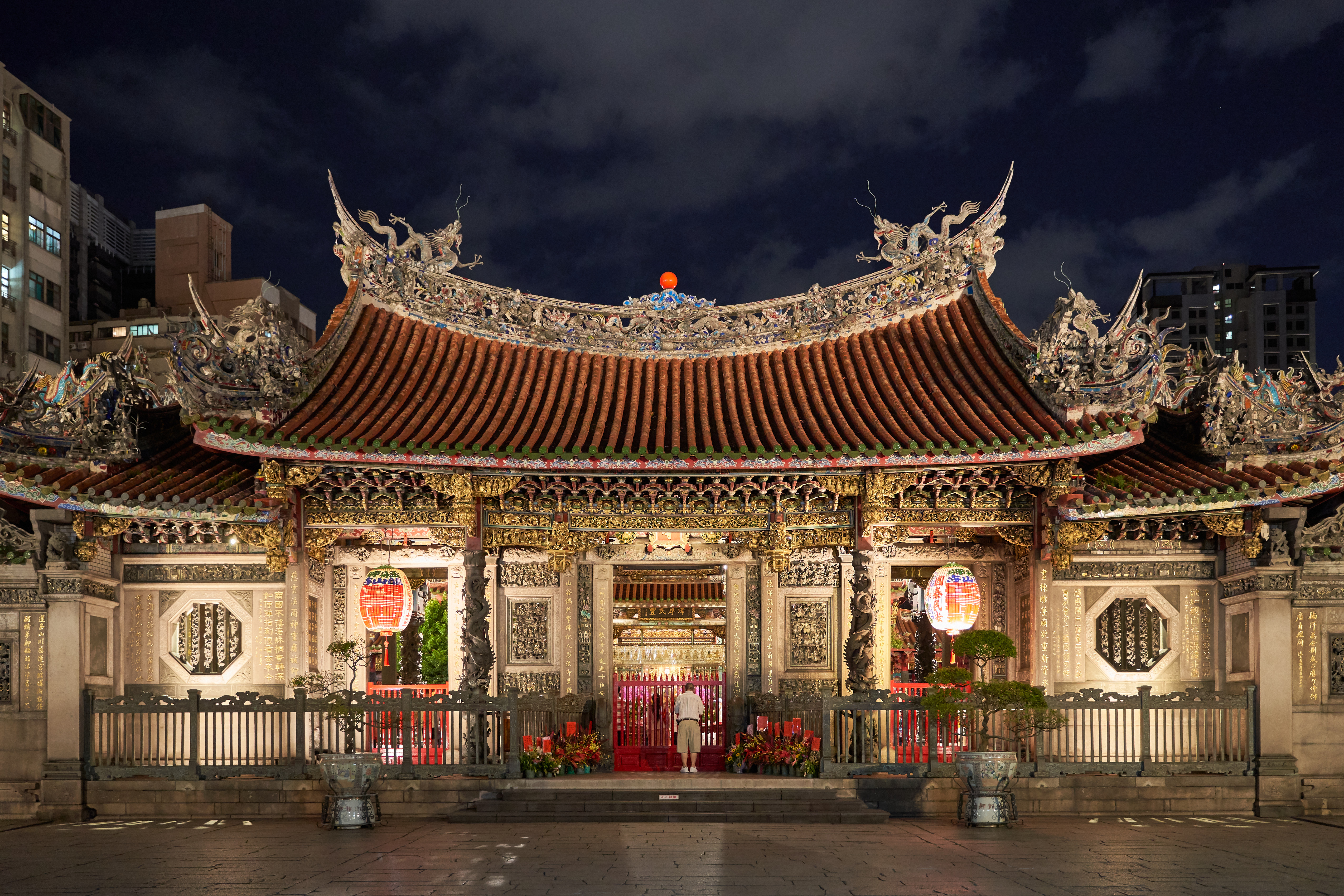 Longshan Temple 